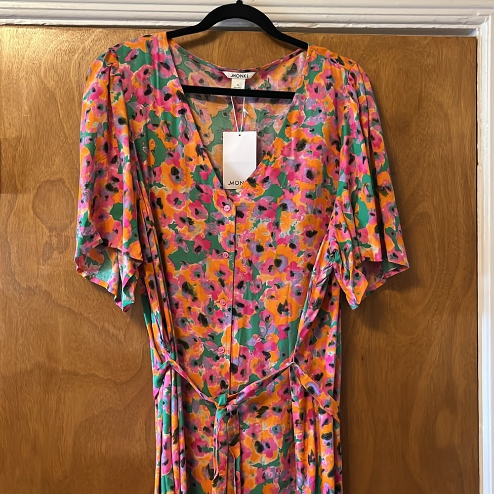 Monki wrap midi dress in pink floral print - Picture 15 of 15